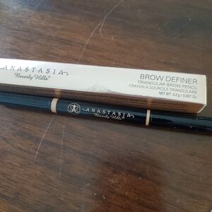 2 Anastasia Beverly Hills Brow Definers